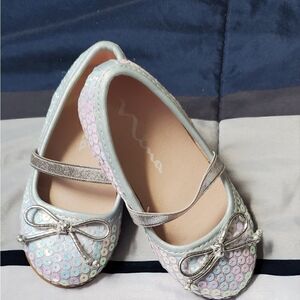 Nina Kids Iridescent Sequin Ballet Flats Silver Bow Sparkle Mary Janes Size 6